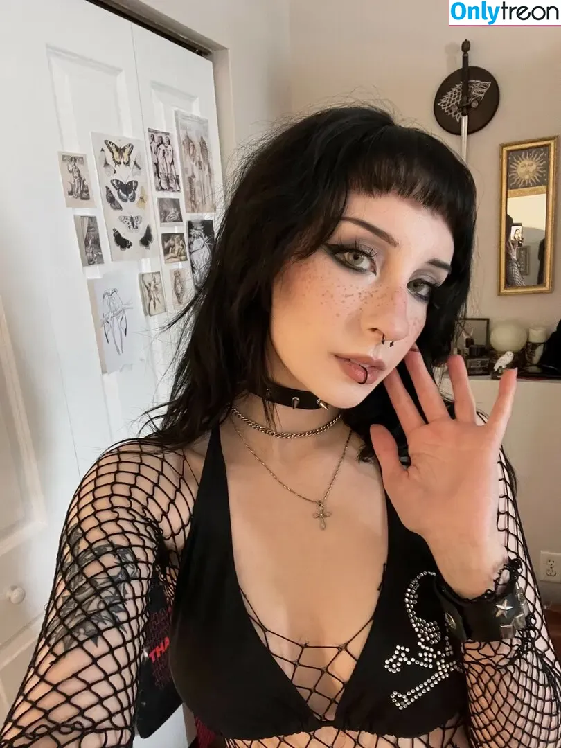 graveghostie nude photo #0108 (eghostie)