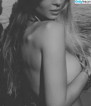 Greta Faeser / greta.official nude photo #0043