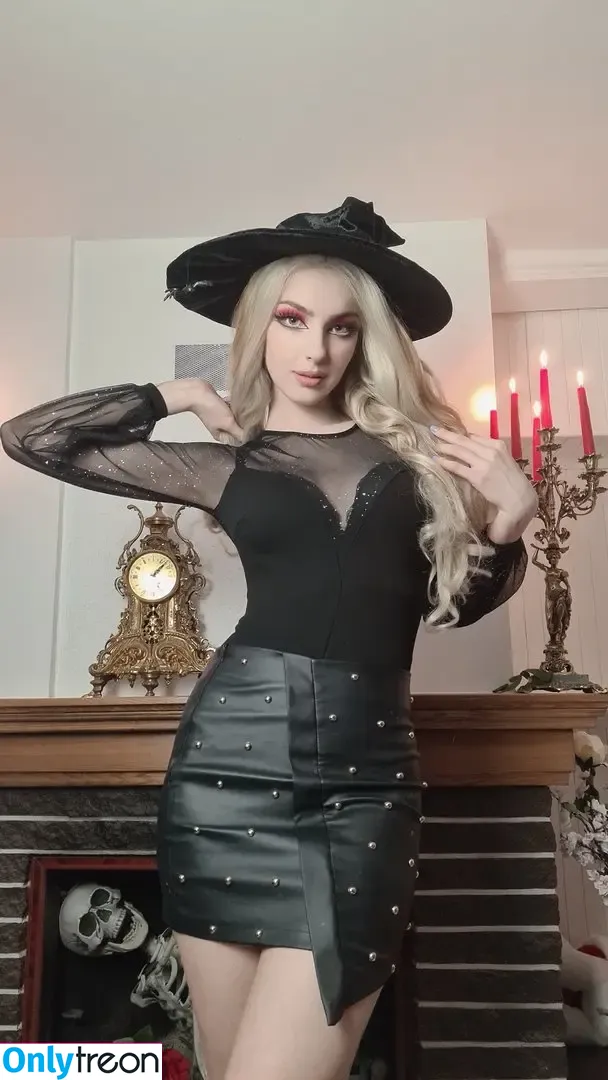 Grimoire nude photo #0067 (Grim / Grimmy / grimmmy / grimoire203 / msgrimoire_)