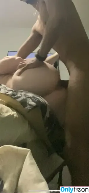 gringalokafreeofficial / alyaassafofficial nude photo #0008