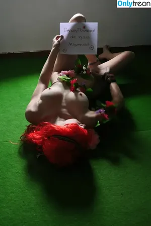 GroovyFlowerGirl / flowergirl.420 nude photo #0035
