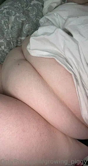 growing_piggy1305 / ar nude photo #0004