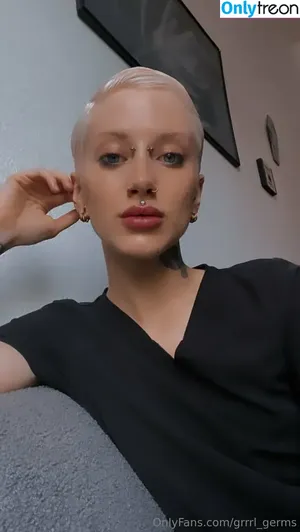  nude photo #0007