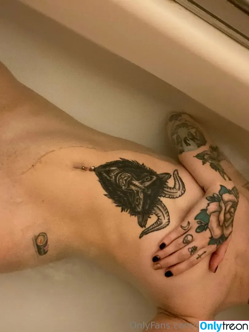 grrrl_germs nude photo #0049 (grrrl_germs)
