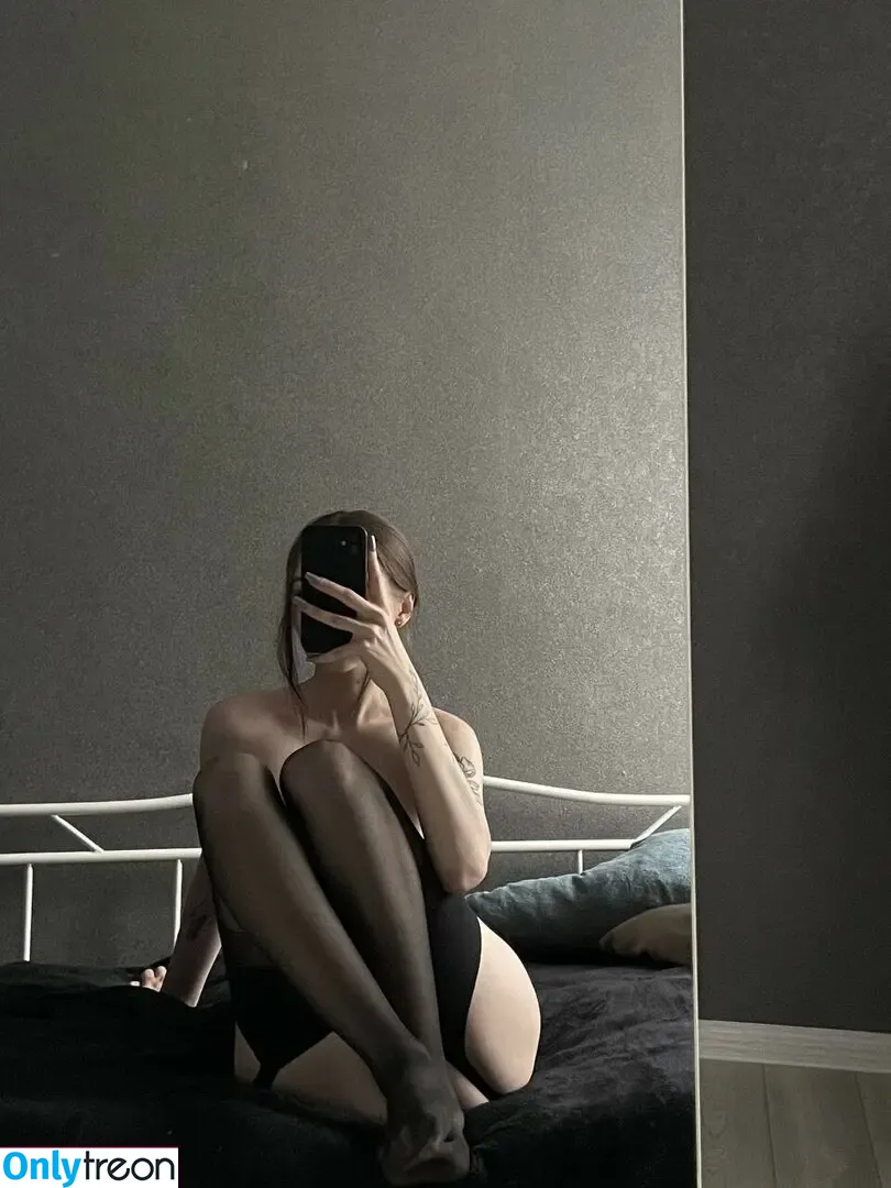 grystnayaanya nude photo #0078 (868833525 / grystnaya____ / matreshkaa / грустная аня)