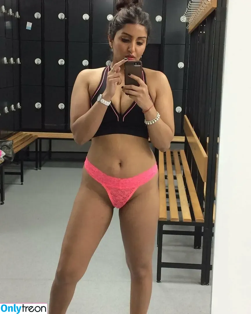 gujubear nude photo #0005 (priyankaprateek)