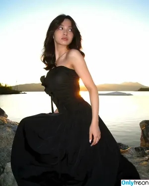 Gulsezim Khassen / hsnglsm nude photo #0001