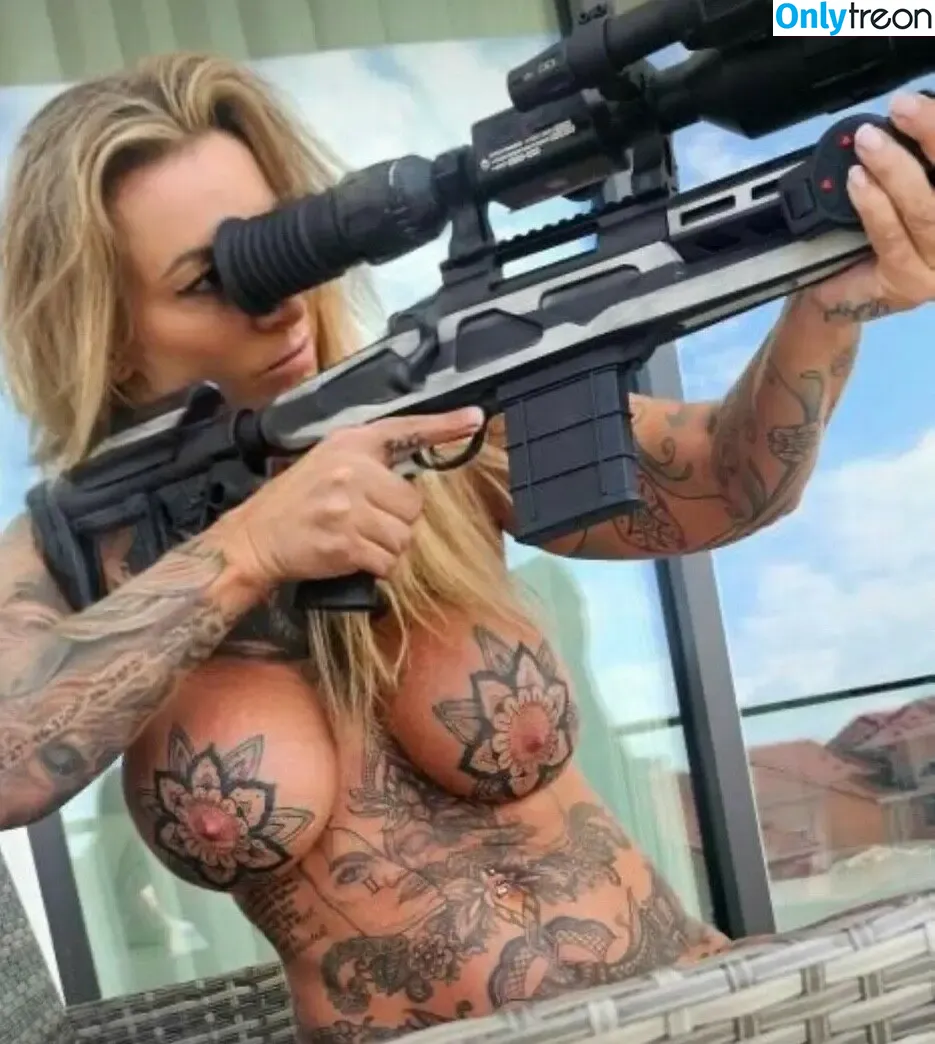 Gun Bunnies голая photo #0199 (amandashoots)