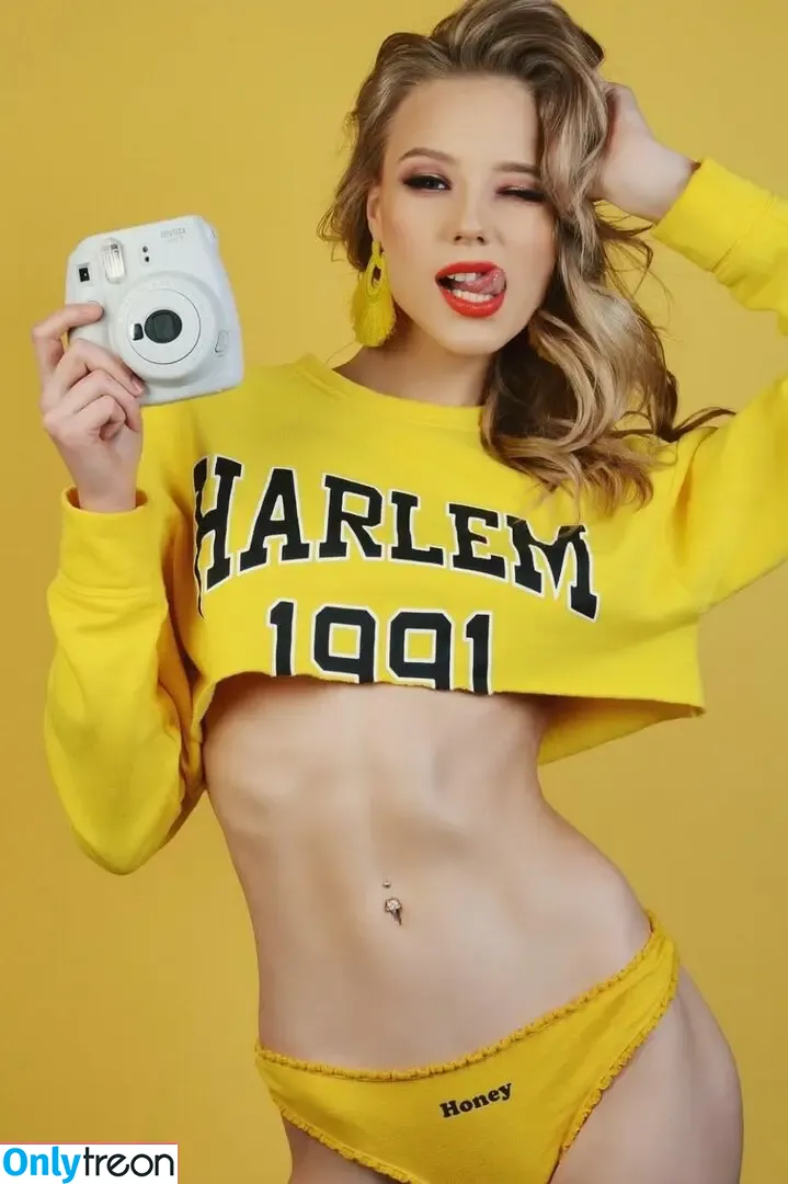 Guste Varzinskaite nude photo #0009 (gustytea)