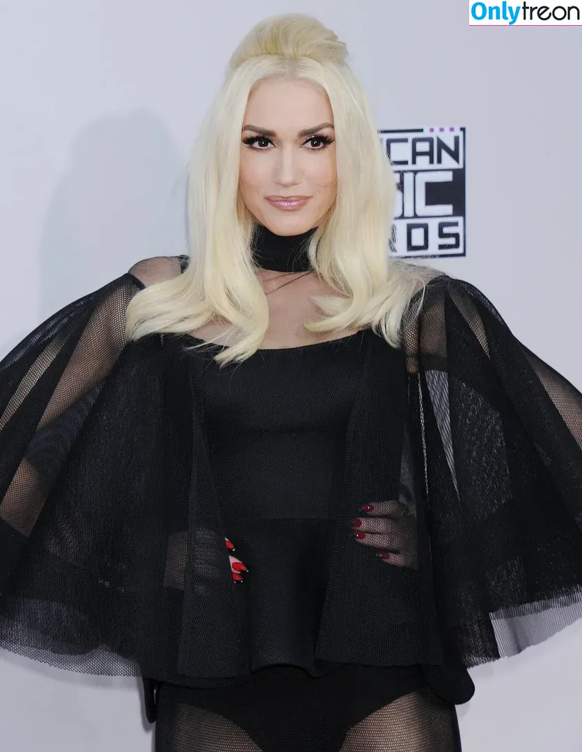 Gwen Stefani голая photo #0017 (gwenstefani)