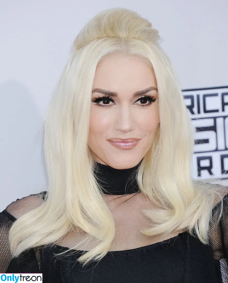 Gwen Stefani голая photo #0023 (gwenstefani)