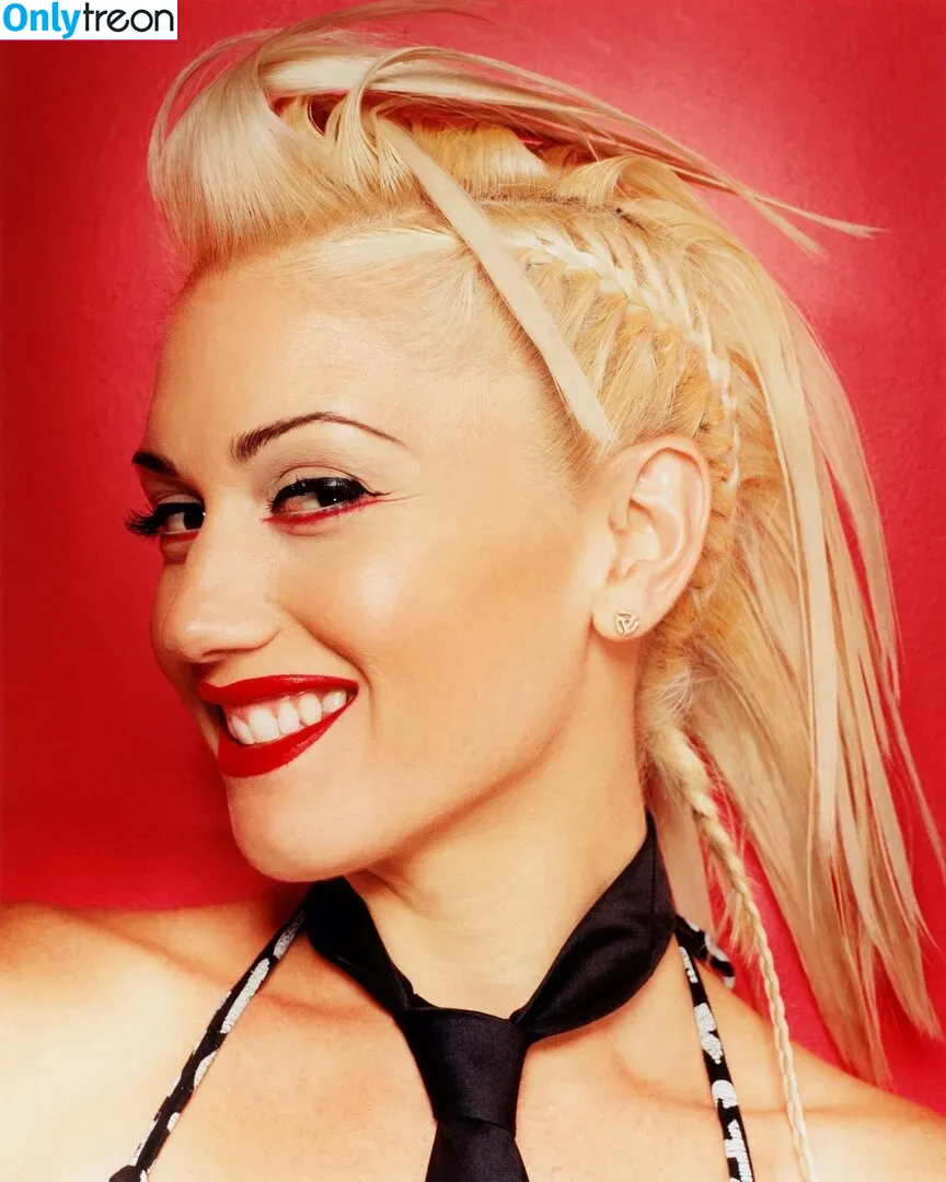 Gwen Stefani голая photo #0091 (gwenstefani)