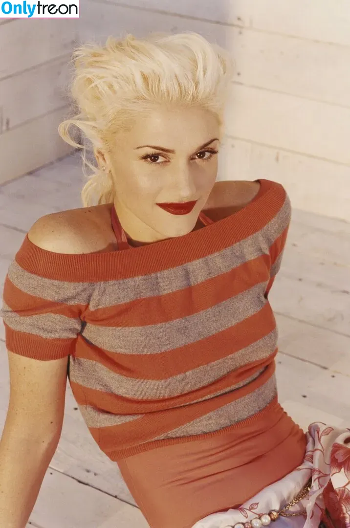 Gwen Stefani голая photo #0097 (gwenstefani)