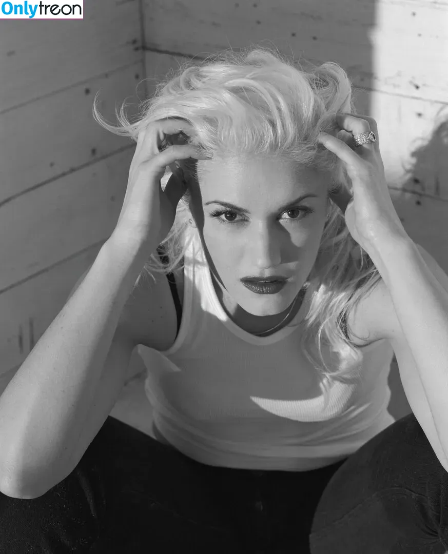 Gwen Stefani голая photo #0098 (gwenstefani)