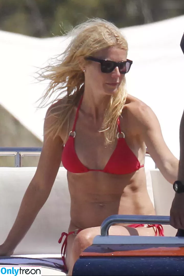 Gwyneth Paltrow nude photo #0289 (GwynethPaltrow)