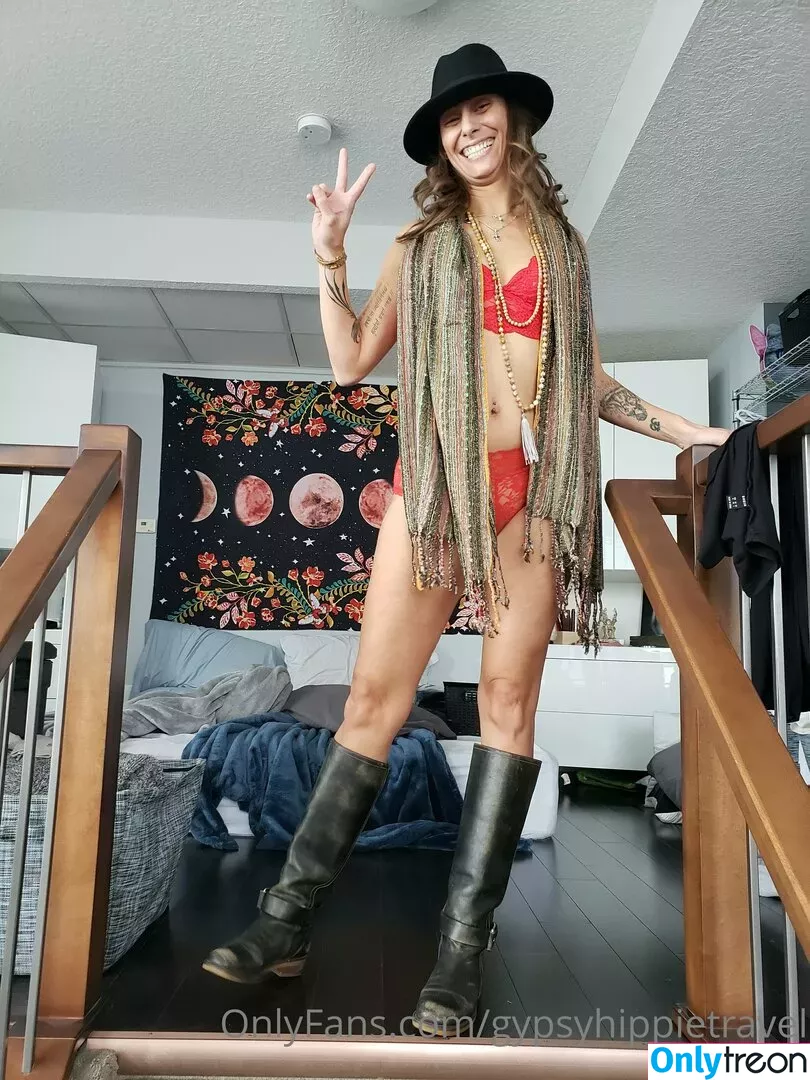 gypsyhippietravel nude photo #0009 (gypsyhippietravels)