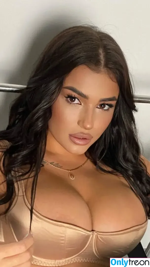 Gyurzzza nude photo #0004 (Alina Filatova / alina_gyurz / gyurza)