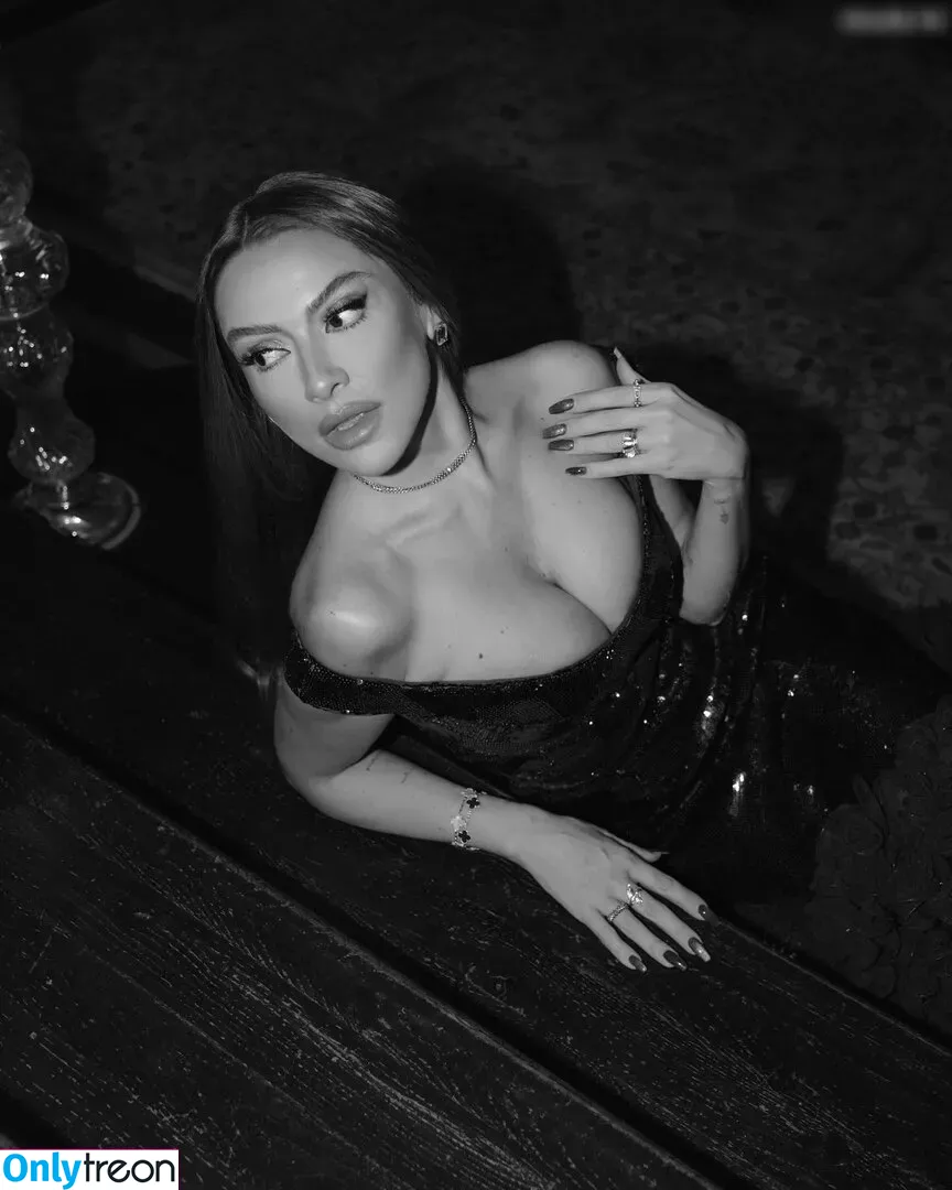 Hadise nude photo #0087 (hadisex)