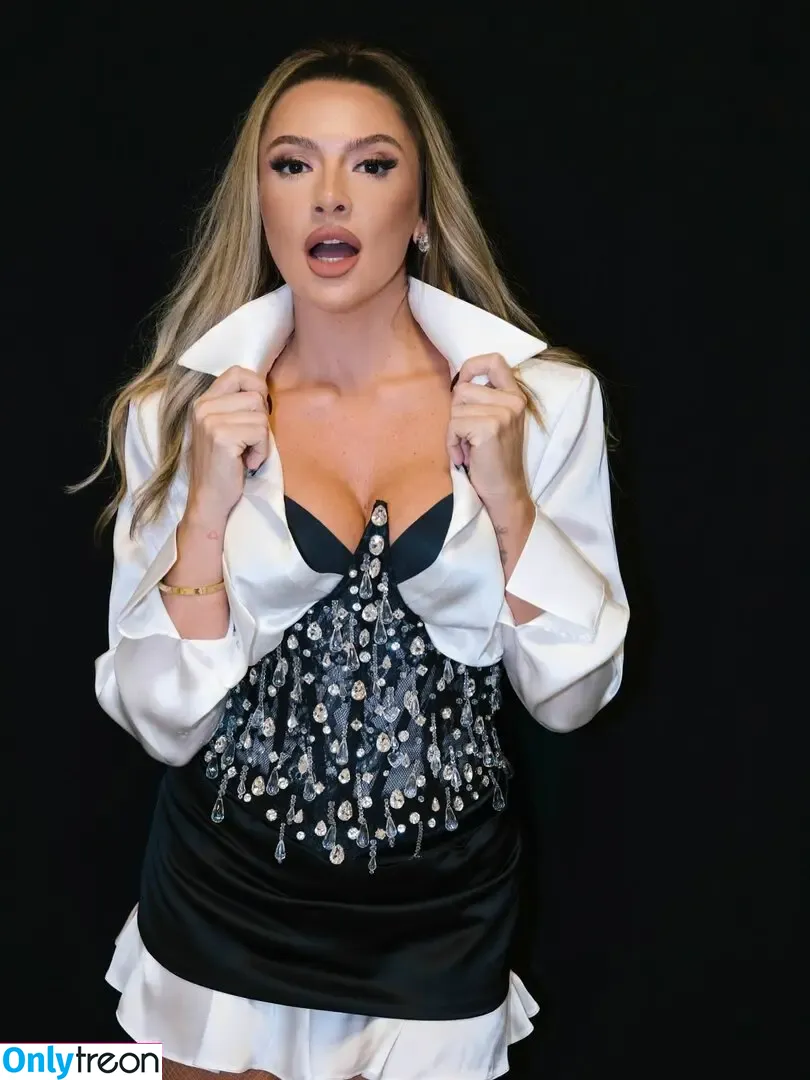 Hadise nude photo #0211 (hadisex)