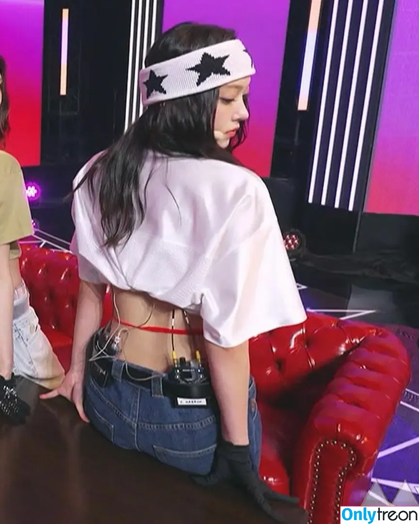 Haerin nude photo #0007 (Jeans / NewJeans_twt / newjeans_official)