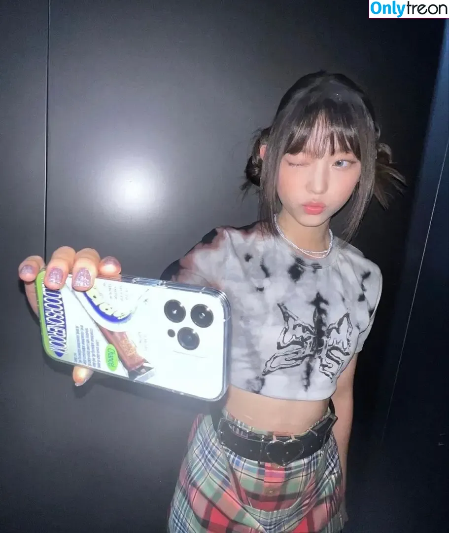 Haerin nude photo #0022 (Jeans / NewJeans_twt / newjeans_official)