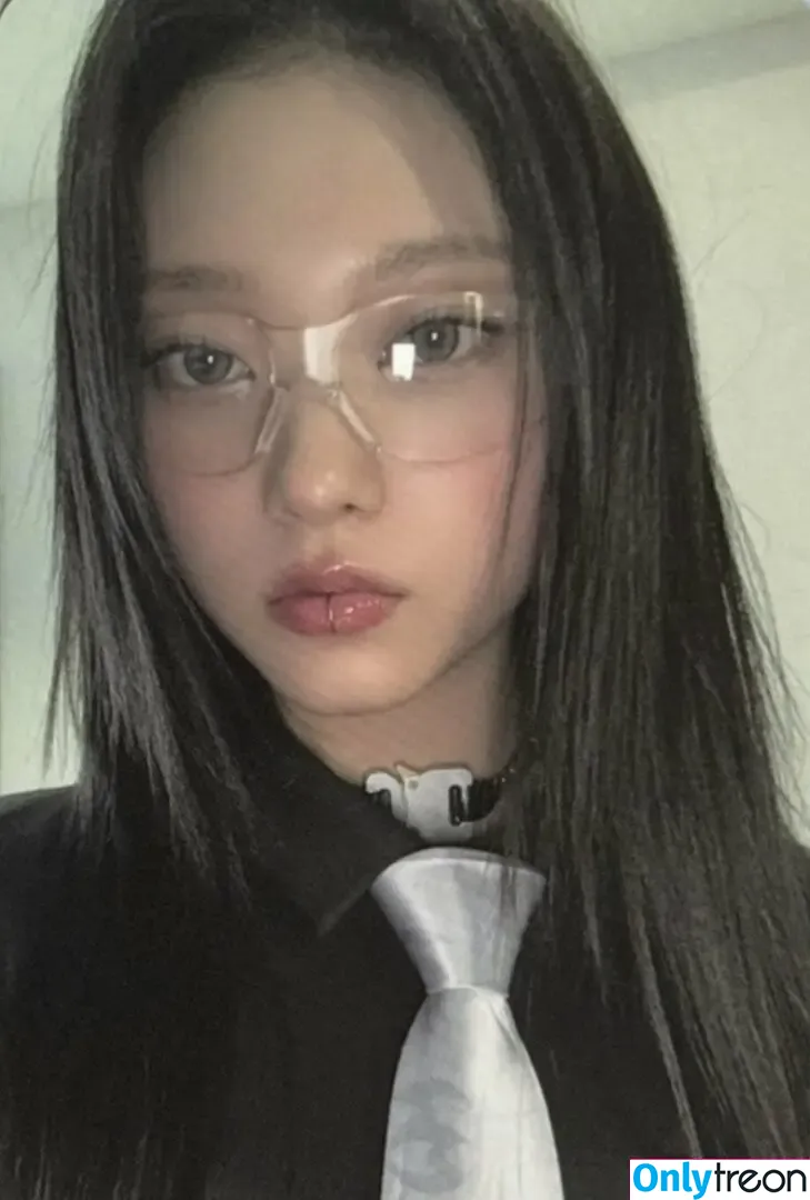Haerin nude photo #0046 (Jeans / NewJeans_twt / newjeans_official)