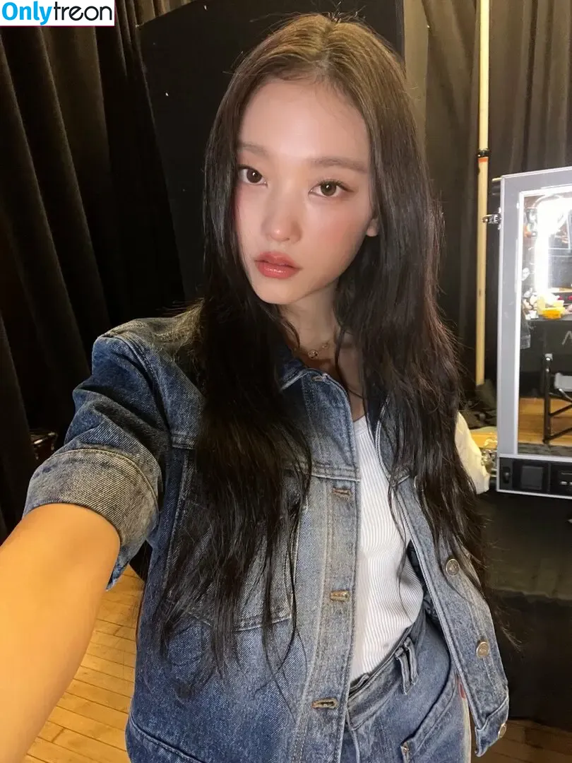 Haerin nude photo #0075 (Jeans / NewJeans_twt / newjeans_official)