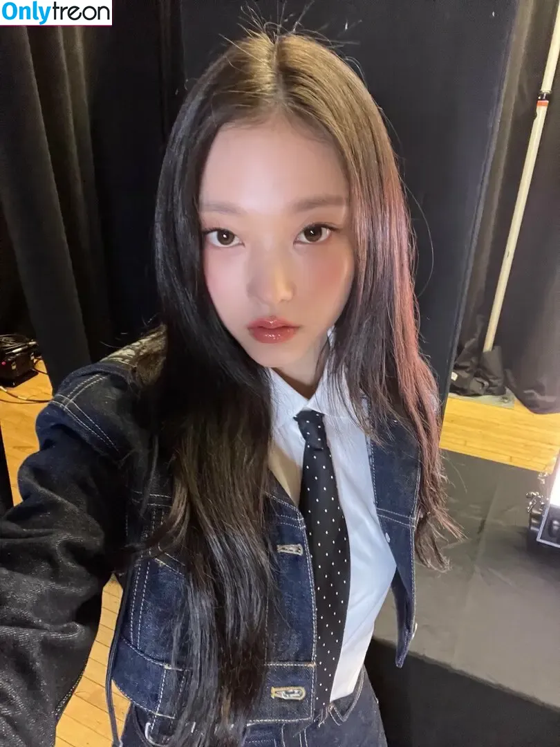 Haerin nude photo #0077 (Jeans / NewJeans_twt / newjeans_official)