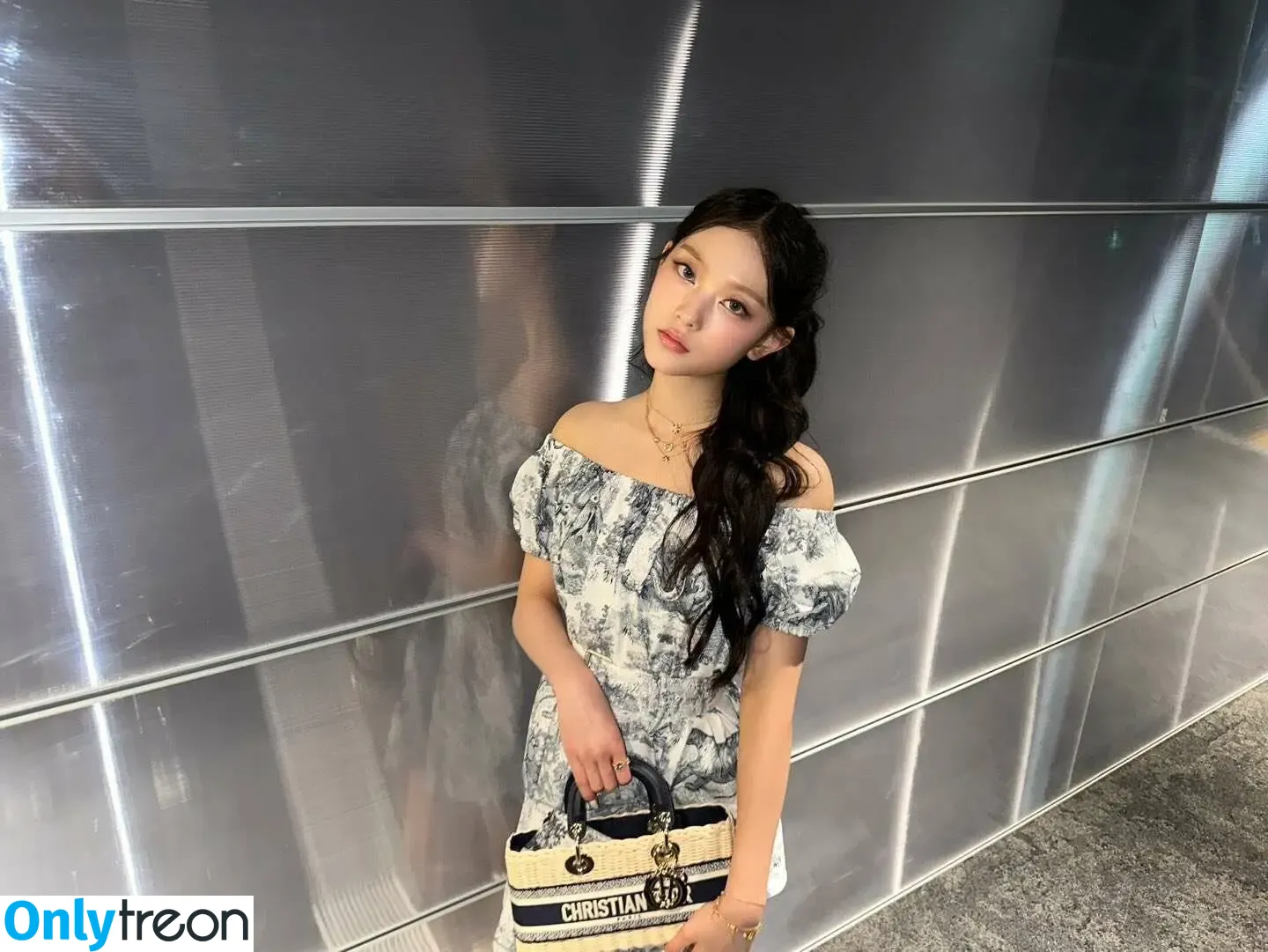 Haerin nude photo #0091 (Jeans / NewJeans_twt / newjeans_official)