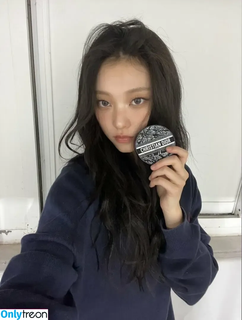 Haerin nude photo #0167 (Jeans / NewJeans_twt / newjeans_official)
