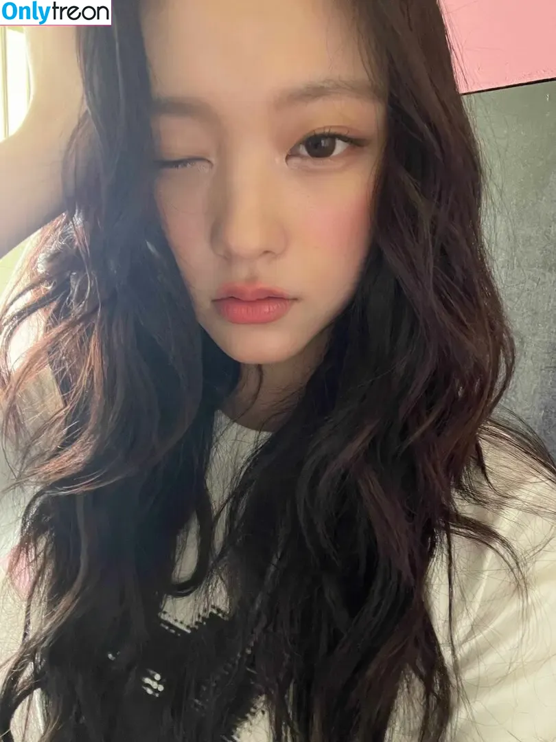 Haerin nude photo #0178 (Jeans / NewJeans_twt / newjeans_official)