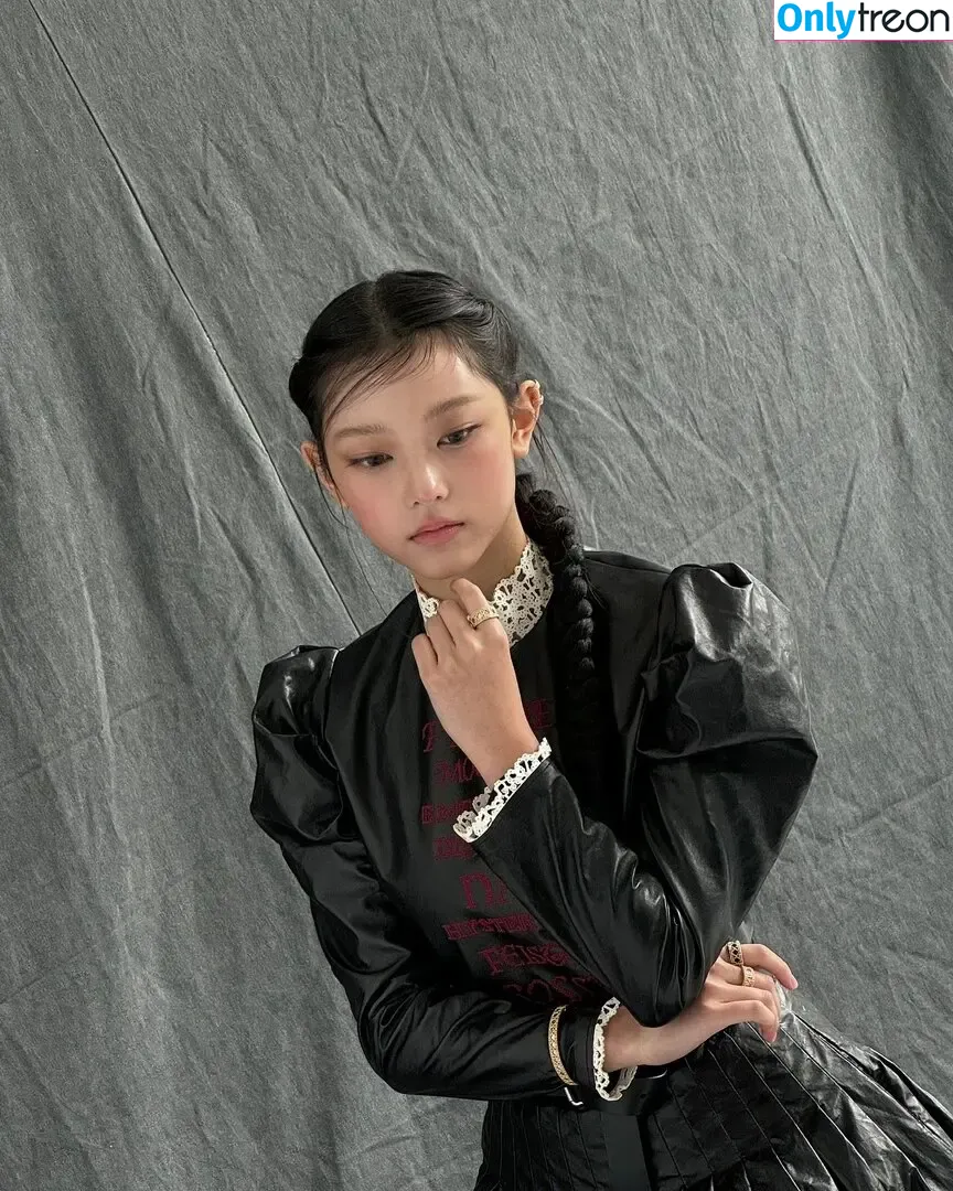 Haerin голая photo #0234 (Jeans / NewJeans_twt / newjeans_official)