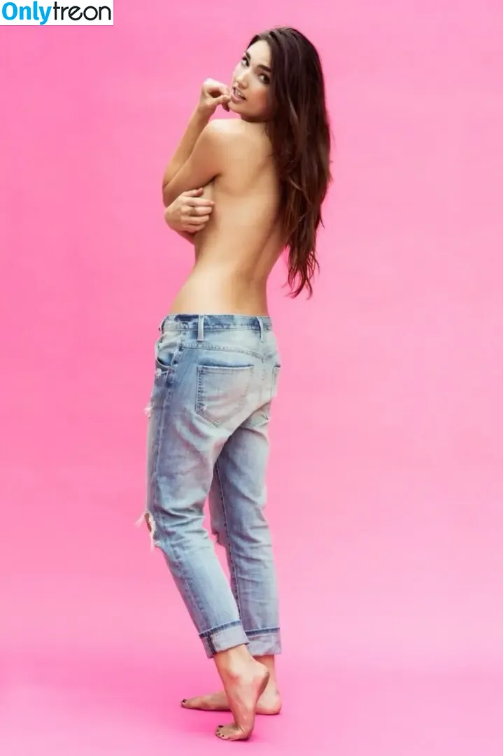 Hailee Lautenbach nude photo #0039 (Haileebobailee)