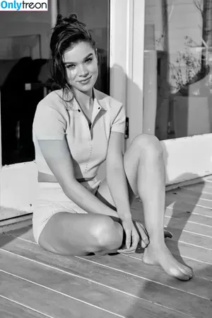 Hailee Steinfeld / hailee_steinfeld / haileesteinfeld nude photo #0199