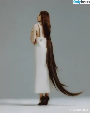 Hailee Steinfeld / haileesteinfeld nude photo #0283