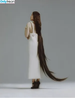 Hailee Steinfeld / haileesteinfeld nude photo #0291