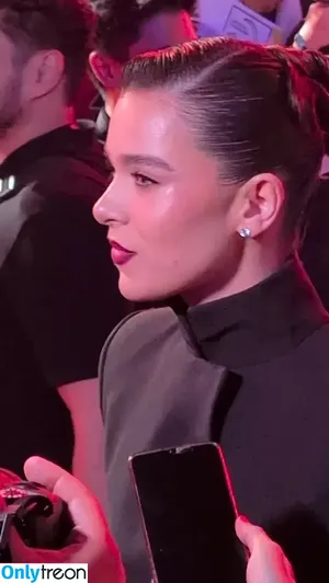 Hailee Steinfeld / hailee_steinfeld / haileesteinfeld фото голая #0420