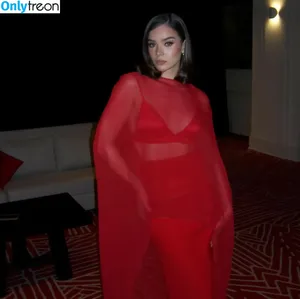 Hailee Steinfeld / hailee_steinfeld / haileesteinfeld фото голая #0426