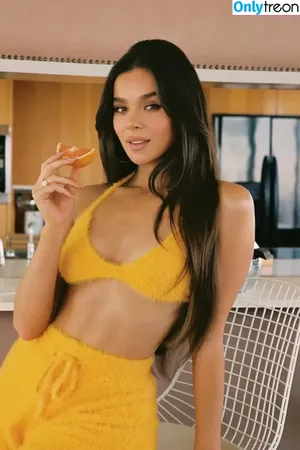 Hailee Steinfeld / hailee_steinfeld / haileesteinfeld nude photo #0627