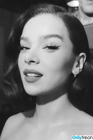 Hailee Steinfeld / hailee_steinfeld / haileesteinfeld фото голая #0632