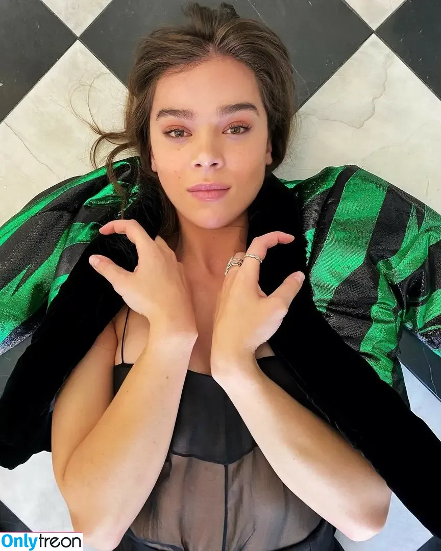 Hailee Steinfeld голая photo #0079 (hailee_steinfeld / haileesteinfeld)