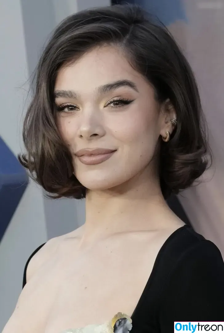 Hailee Steinfeld голая photo #0088 (hailee_steinfeld / haileesteinfeld)