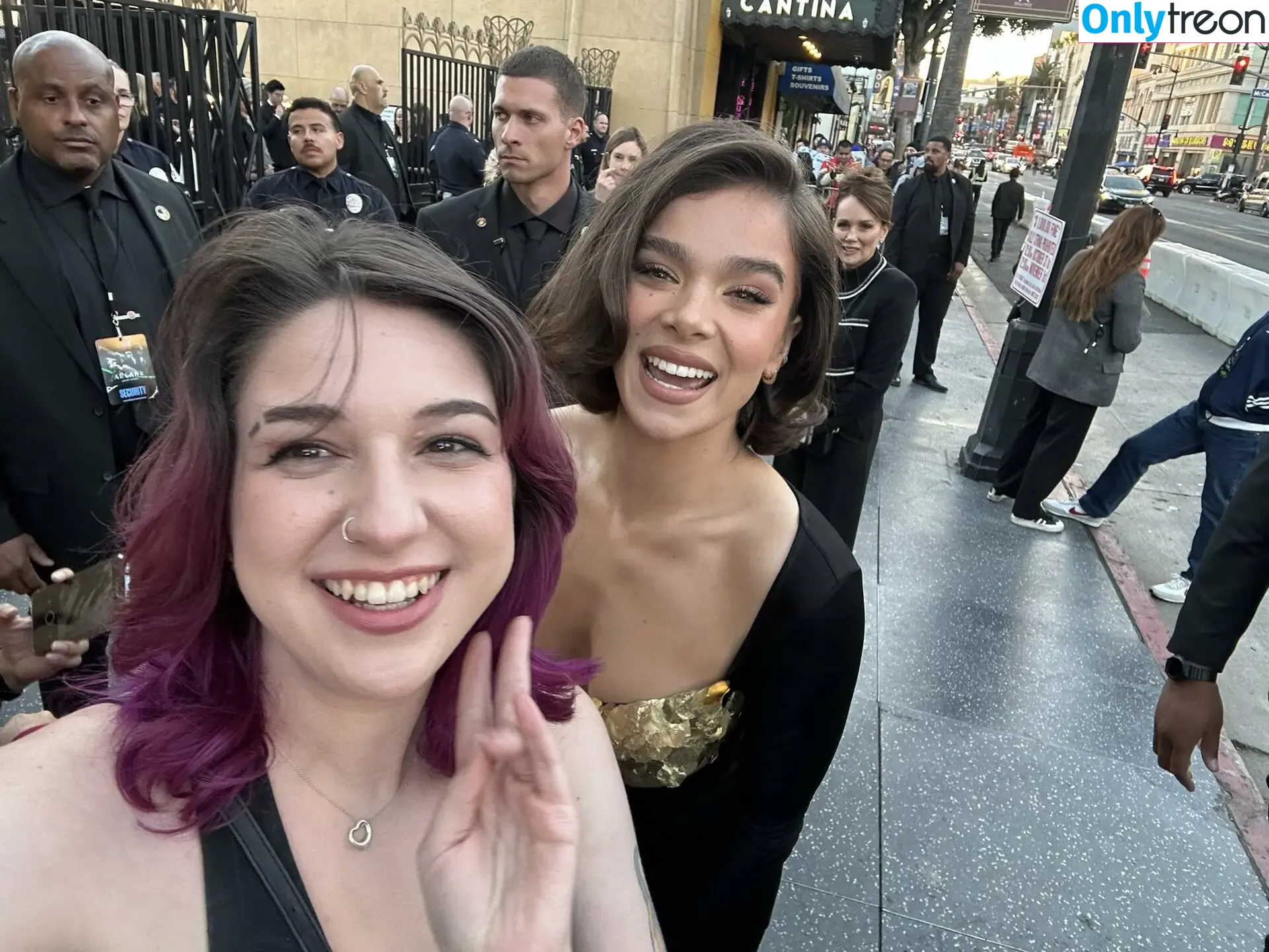 Hailee Steinfeld nude photo #0106 (hailee_steinfeld / haileesteinfeld)