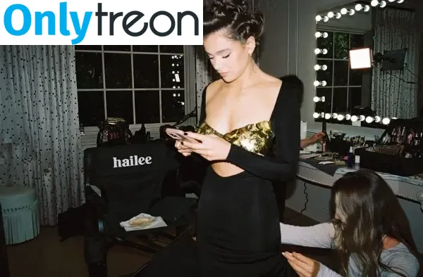 Hailee Steinfeld nude photo #0144 (hailee_steinfeld / haileesteinfeld)
