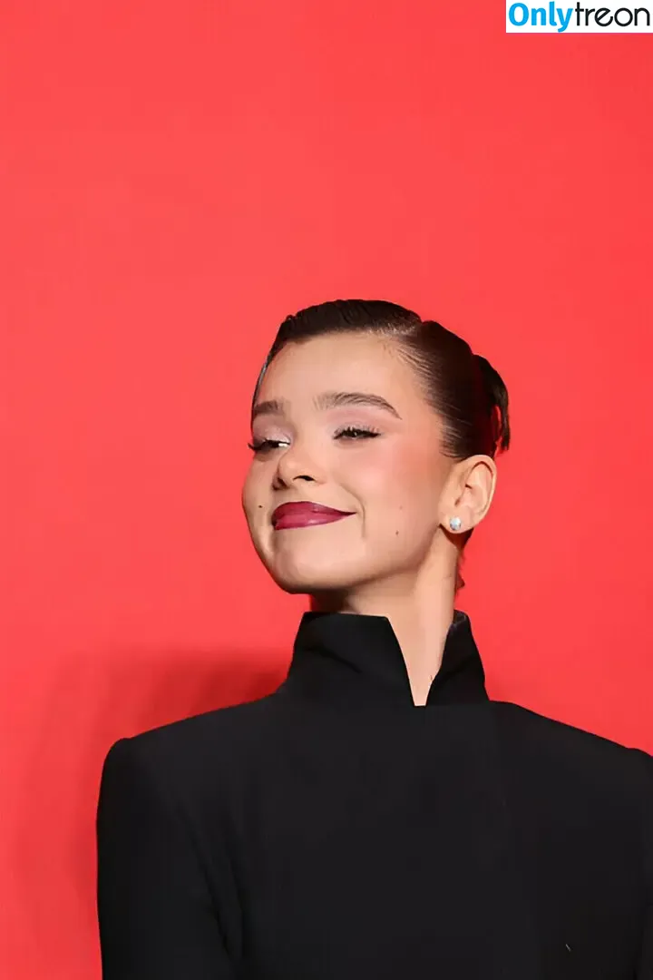 Hailee Steinfeld голая photo #0424 (hailee_steinfeld / haileesteinfeld)