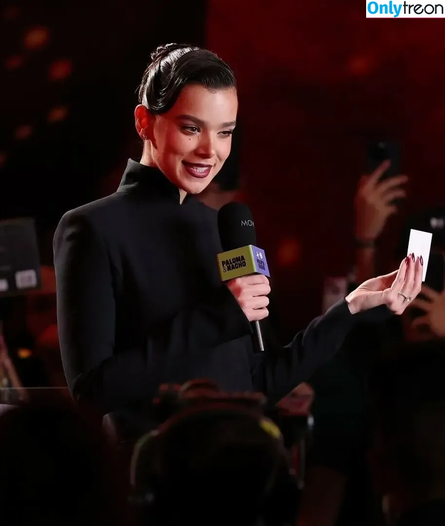 Hailee Steinfeld голая photo #0425 (hailee_steinfeld / haileesteinfeld)
