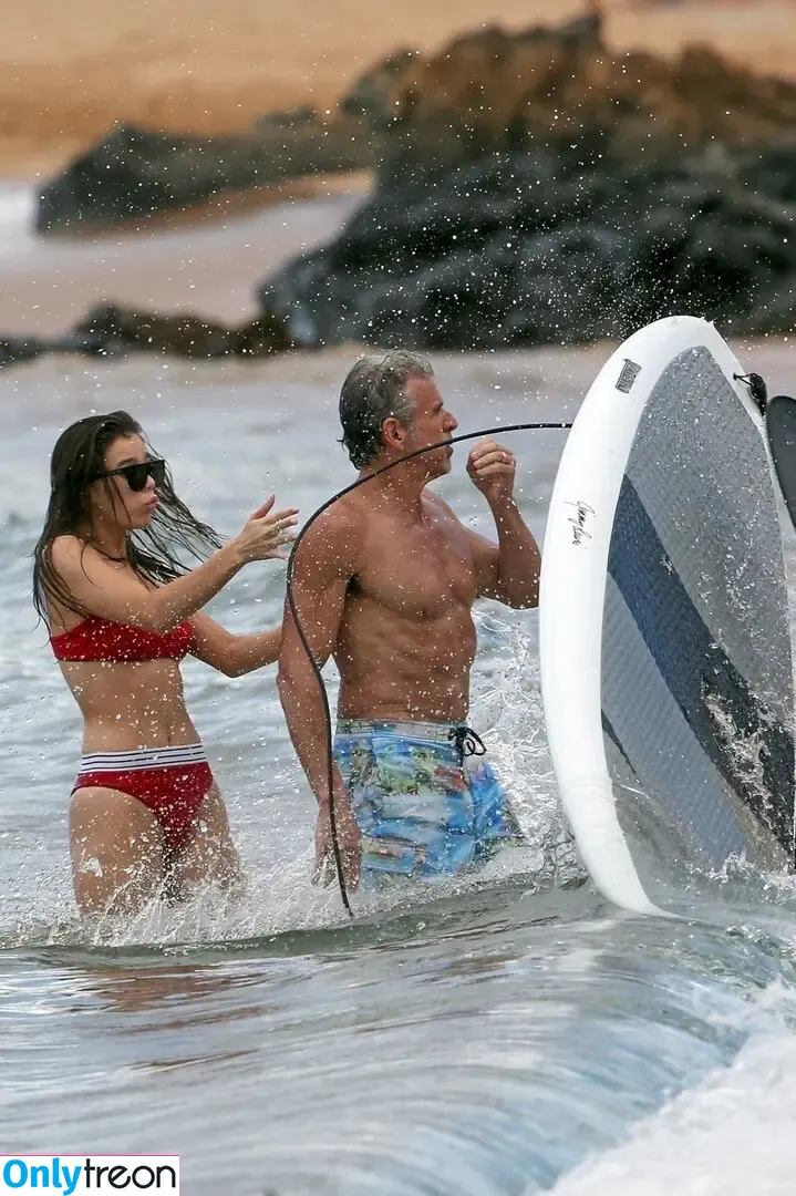 Hailee Steinfeld nude photo #0584 (hailee_steinfeld / haileesteinfeld)