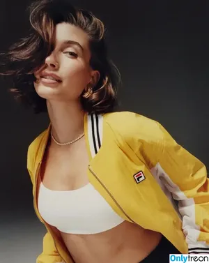 Hailey Baldwin Bieber / haileybieber nude photo #0607