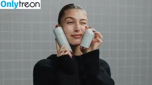 Hailey Baldwin Bieber / haileybieber nude photo #0623