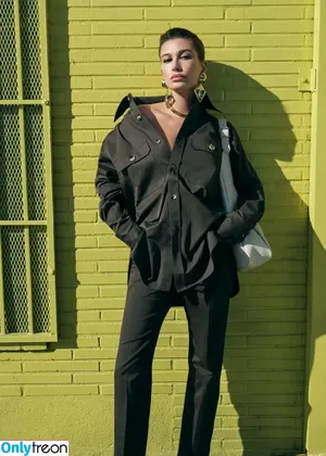 Hailey Baldwin Bieber / haileybieber nude photo #0659